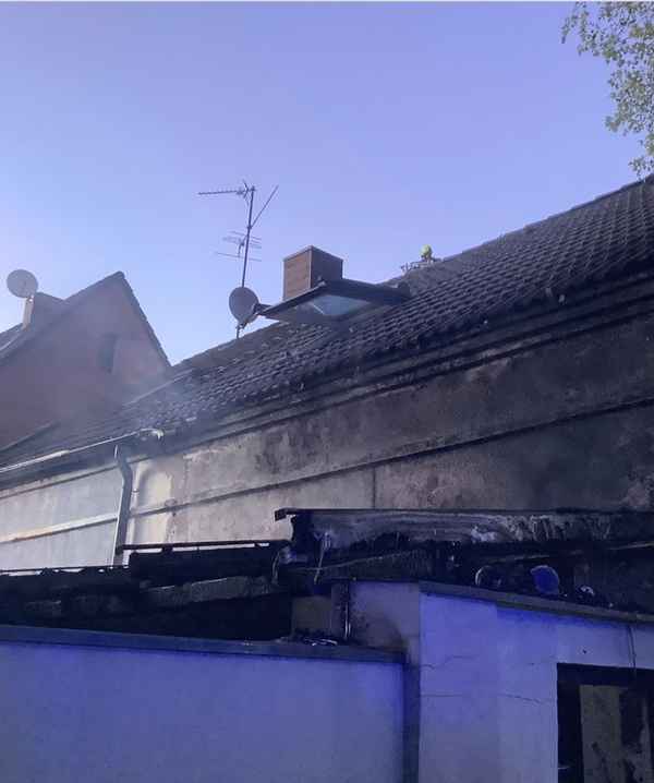 FW-GE: Explosion in einem Anbau eines Wohngebäudes