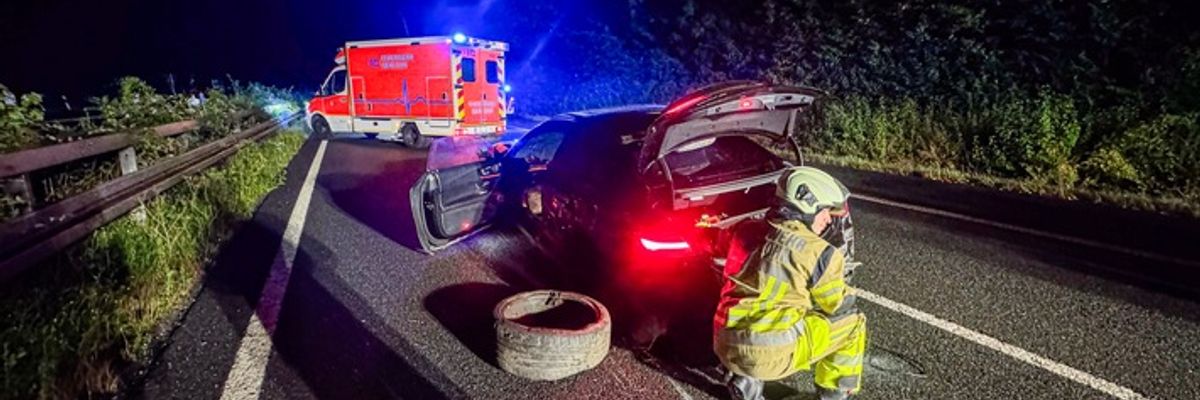 FW-MK: Schwerer Verkehrsunfall auf der Autobahn endet glimpflich