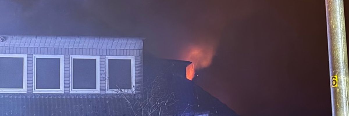 FW-DT: Feuer 3 Zimmerbrand im Mehrfamilienhaus