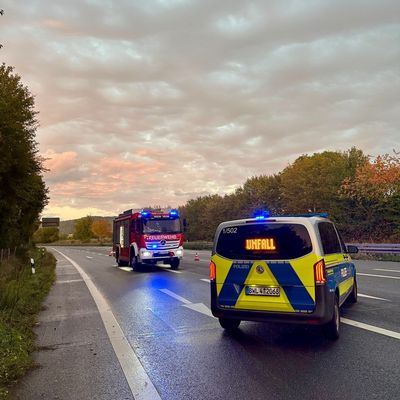FW Weinheim: Verkehrsunfall an der Kreuzung B3/Mannheimer Straße. Weinheimer Feuerwehr im Einsatz