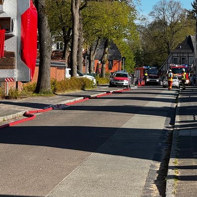FW Neumünster: Parallele Einsätze fordern Feuerwehr Neumünster