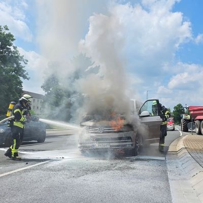 FW Celle: Pkw-Brand in der Altenceller Schneede