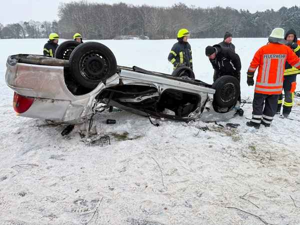 FW-ROW: Schwerer Verkehrsunfall auf der K 223 - Fahranfängerin lebensgefährlich verletzt