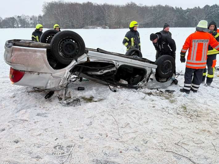 FW-ROW: Schwerer Verkehrsunfall auf der K 223 - Fahranfängerin lebensgefährlich verletzt