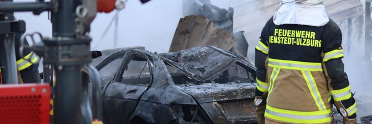FW-SE: Vollbrand eines Werkstattgebäudes