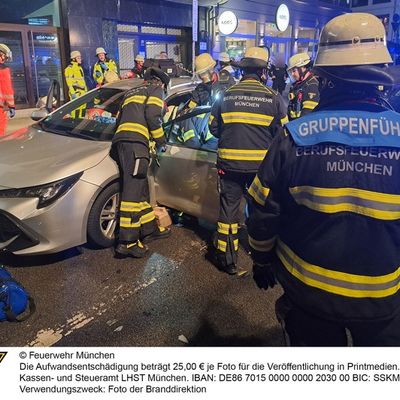 FW-M: Nächtlicher Verkehrsunfall (Altstadt)
