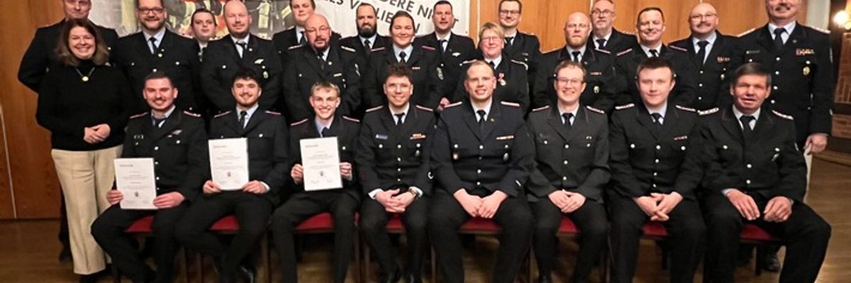 FFW Bergen: Jahreshauptversammlung der Ortsfeuerwehr Bergen am 24. Januar 2026: Besondere Ehrung von Brigitta Pralle und Andreas Krohn