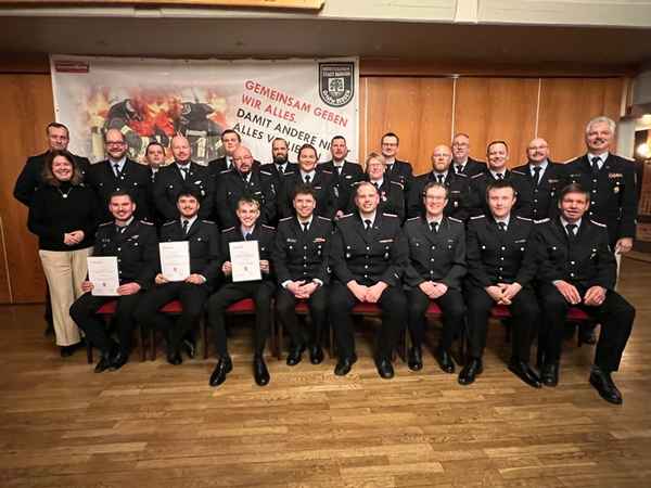 FFW Bergen: Jahreshauptversammlung der Ortsfeuerwehr Bergen am 24. Januar 2026: Besondere Ehrung von Brigitta Pralle und Andreas Krohn