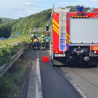 FW-EN: Unfall auf Autobahn