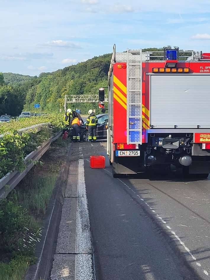 FW-EN: Unfall auf Autobahn