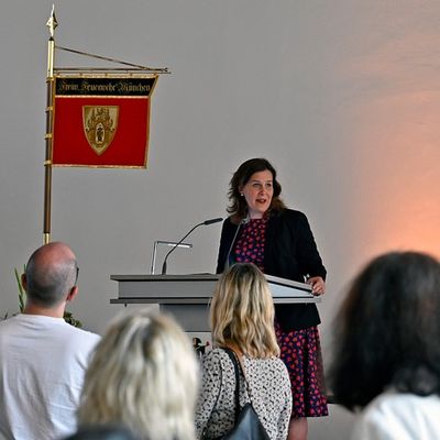 FW-M: Feuerwehr-Ehrungen für Engagement und Einsatzbereitschaft (München)