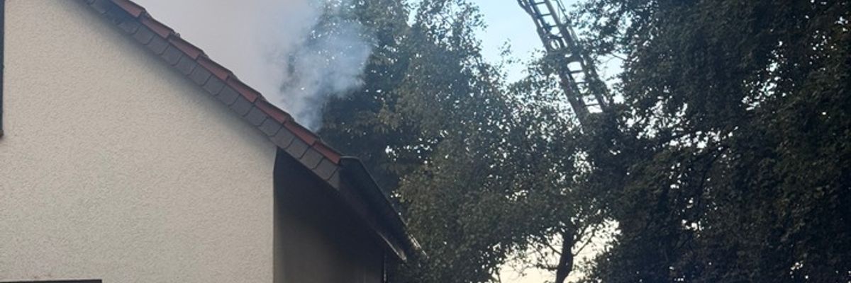 FW Bad Oeynhausen: Brand eines Wohnhauses in Volmerdingsen