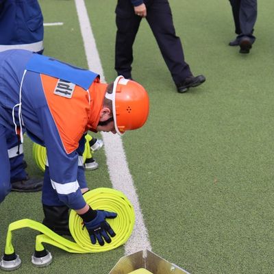 FW-OE: Jugendfeuerwehren beweisen Teamgeist bei landesweiter Leistungsspange in Lennestadt