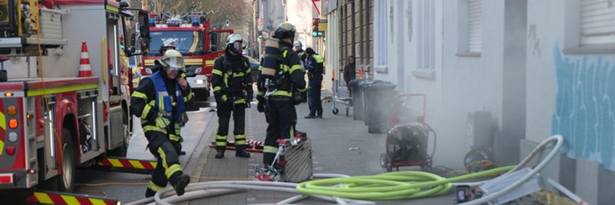 FW-DO: Verrauchte Wohnungen durch Kellerbrand