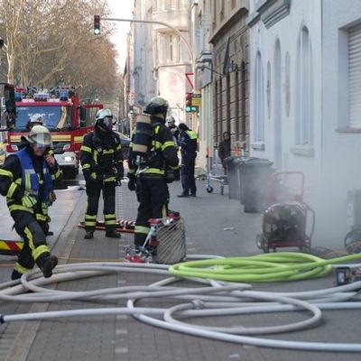 FW-DO: Verrauchte Wohnungen durch Kellerbrand