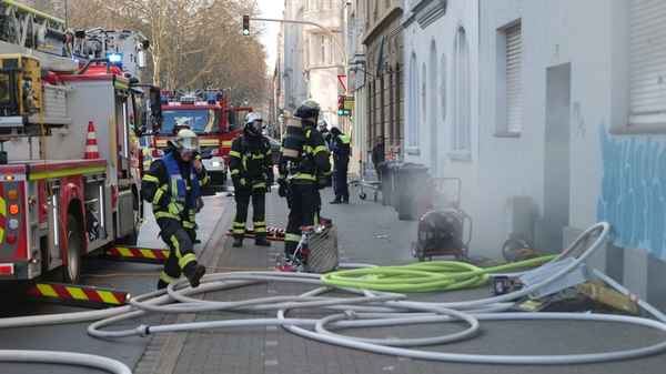 FW-DO: Verrauchte Wohnungen durch Kellerbrand