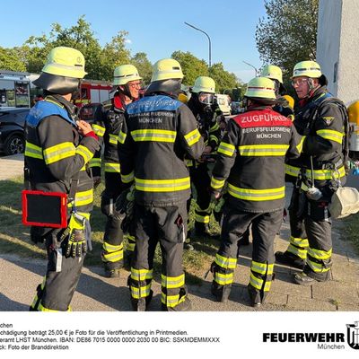FW-M: Mehrere Brände im Stadtgebiet fordern die Münchner Feuerwehr