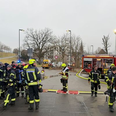 KFV-CW: Millionenschaden bei Großbrand in Nagold - Keine Verletzten - 120 Einsatzkräfte vor Ort