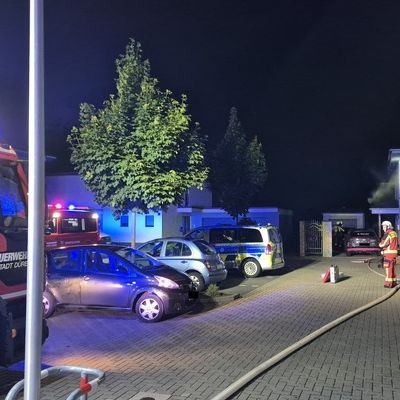 FW Düren: Feuer in Einfamilienhaus - Fünf Personen unverletzt gerettet