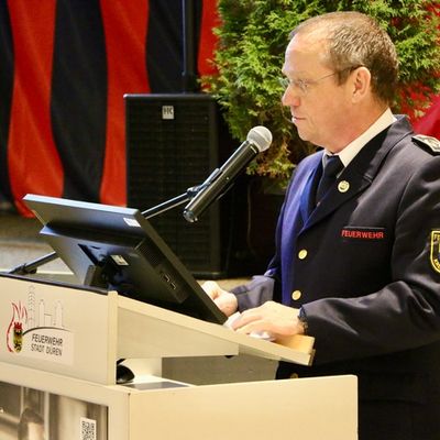 FW Düren: Feuerwehr Düren zieht Jahresbilanz - steigende Einsatzzahlen und Blick auf künftige Herausforderungen