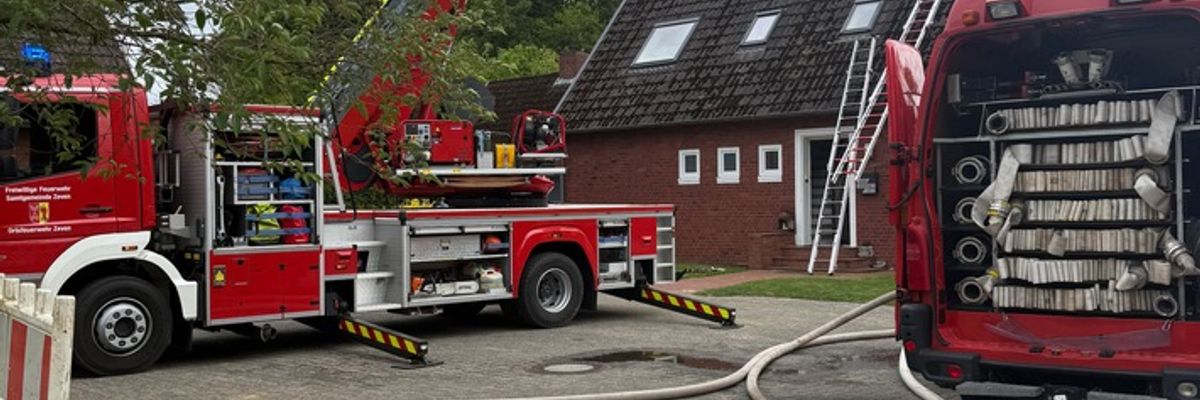 FW-ROW: Brennt Schornstein