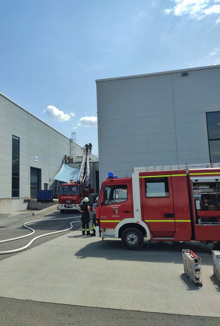 FW Stockach: Brand am Gebäude
