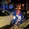 FW-OLL: PKW kollidiert mit LKW - Feuerwehr sichert die Einsatzstelle