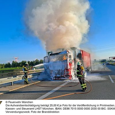FW-M: Lkw-Brand auf Autobahn (A 99)