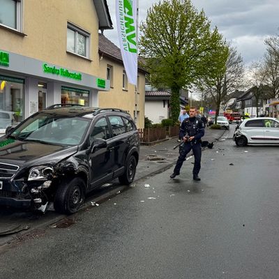FW Wenden: Verkehrsunfall mit patientenorientierter Rettung in Wenden