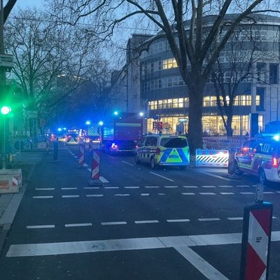 FW-DO: Unbekannter Gasgeruch in einem Bürogebäude am Wall / Hiltropwall mehr als 2 Stunden voll gesperrt