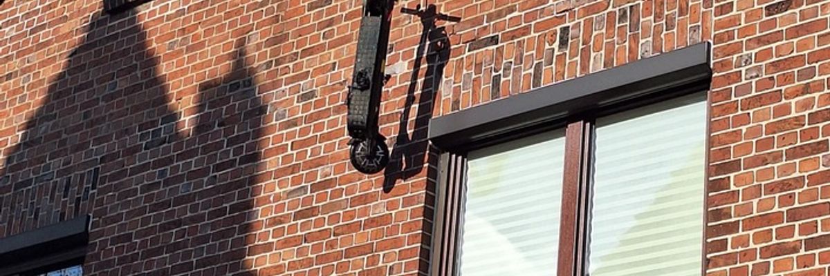FFW Fredenbeck: Feuerwehreinsatz nach E-Scooter-Brand in Mulsum