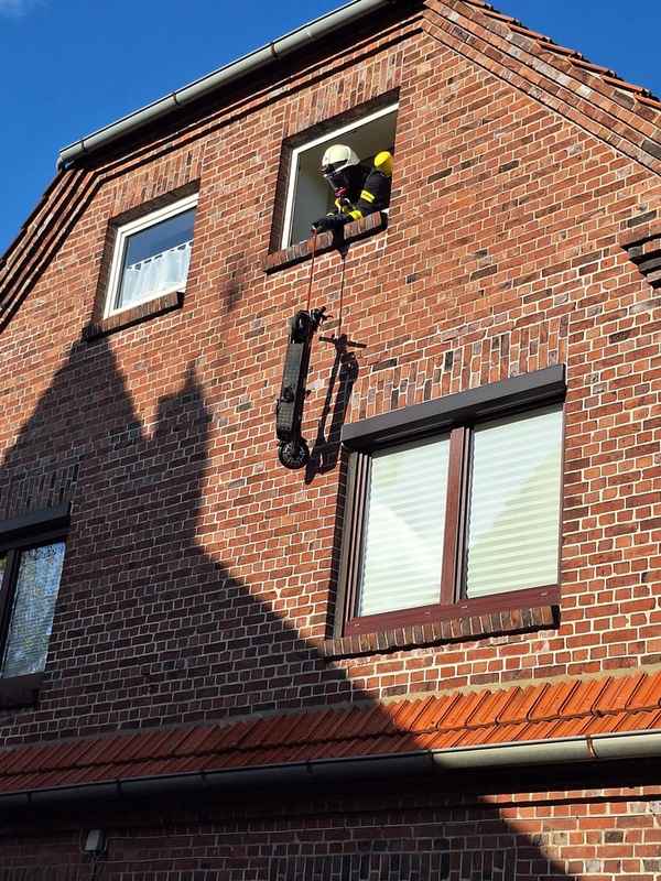 FFW Fredenbeck: Feuerwehreinsatz nach E-Scooter-Brand in Mulsum