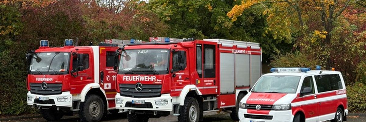 FW Beverungen: Gemeinsames Zirkeltraining stärkt Zusammenarbeit über Grenzen hinweg / Feuerwehren und Rettungsdienste aus dem Dreiländereck üben in Beverungen
