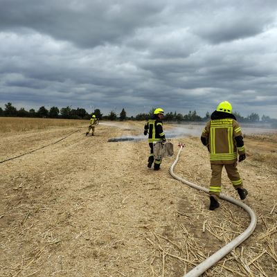 FW Gangelt: Brand einer landwirtschaftlichen Maschine