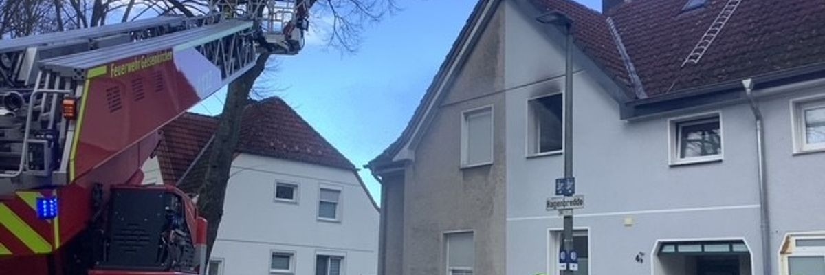 FW-GE: Brand in Einfamilienhaus - Akku entzündet sich