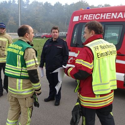 FW Reichenau: Brennendes Fahrzeug im Tunnel - Feuerwehren üben den Ernstfall - Brandschutzübung im Tunnel Waldsiedlung B33 - Tunnel-Waldsiedlung, 11.10.2025