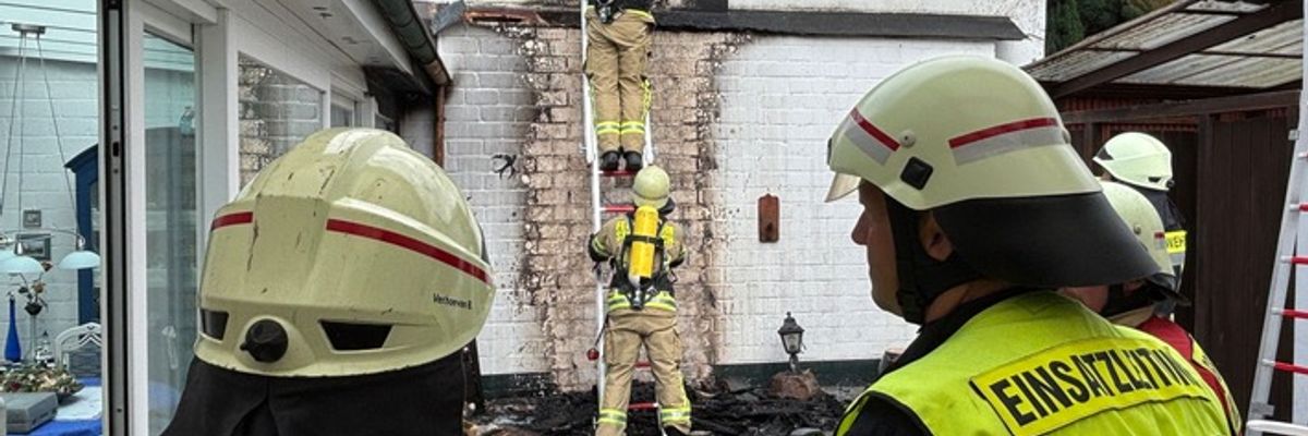 Feuerwehr Goch: Feuer in einem Innenhof