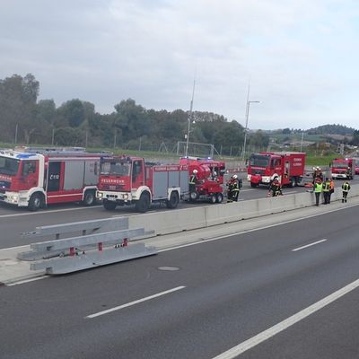 FW Reichenau: Brennendes Fahrzeug im Tunnel - Feuerwehren üben den Ernstfall - Brandschutzübung im Tunnel Waldsiedlung B33 - Tunnel-Waldsiedlung, 11.10.2025
