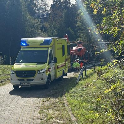 FW Mettmann: Schwerer Verkehrsunfall im Neandertal