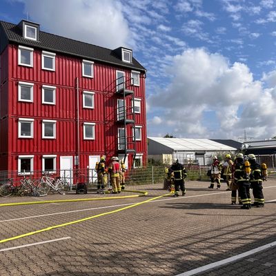 FW Mechernich: Löschzug 4 trainiert auf dem Übungsgelände in Düren-Stockheim