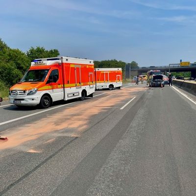 FW Paderborn: Verkehrsunfall mit einem Motorrad auf der Bundesstraße 1