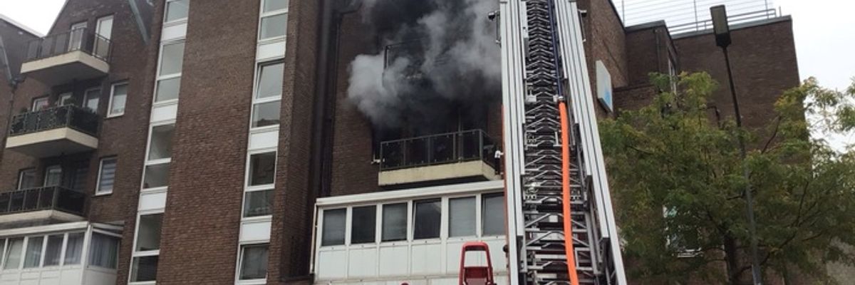 FW-GE: Wohnungsbrand in einem Wohn- und Geschäftshaus