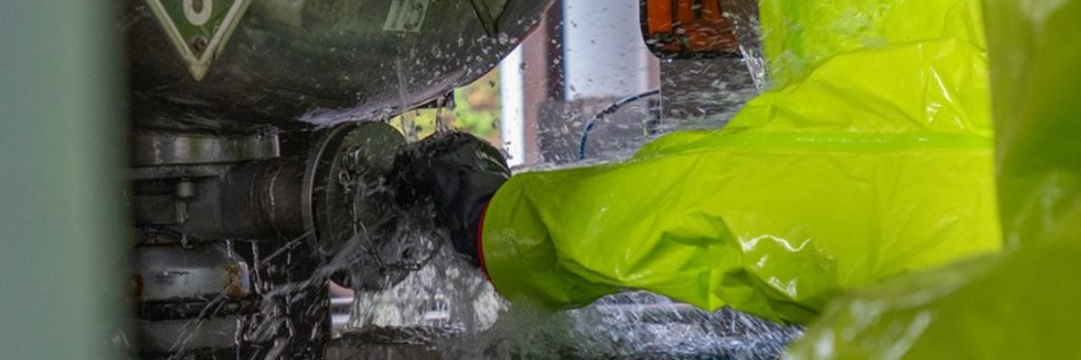 FW-OLL: Großangelegte Gefahrgutübung bei BÜFA in Altmoorhausen - Kreisgefahrgutbereitschaft des Landkreises Oldenburg trainiert den Ernstfall