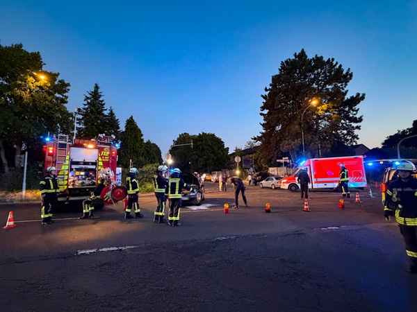 FFW Schwalmtal: Verkehrsunfall mit zwei Pkw auf der Rickelrather Straße