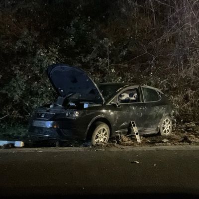 FW-MH: Fünf Verletzte nach Verkehrsunfall auf der A40 - überschlagenes Fahrzeug stand wieder auf den Reifen