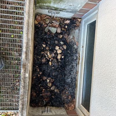 FW Ratingen: Gemeldeter Kellerbrand in Asylunterkunft