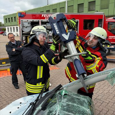 FW Düren: Daniel Walter MdB informiert sich über Feuerwehr und Rettungsdienst der Stadt Düren