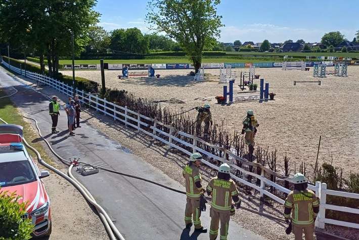 Feuerwehr Goch: Heckenbrand in Pfalzdorf