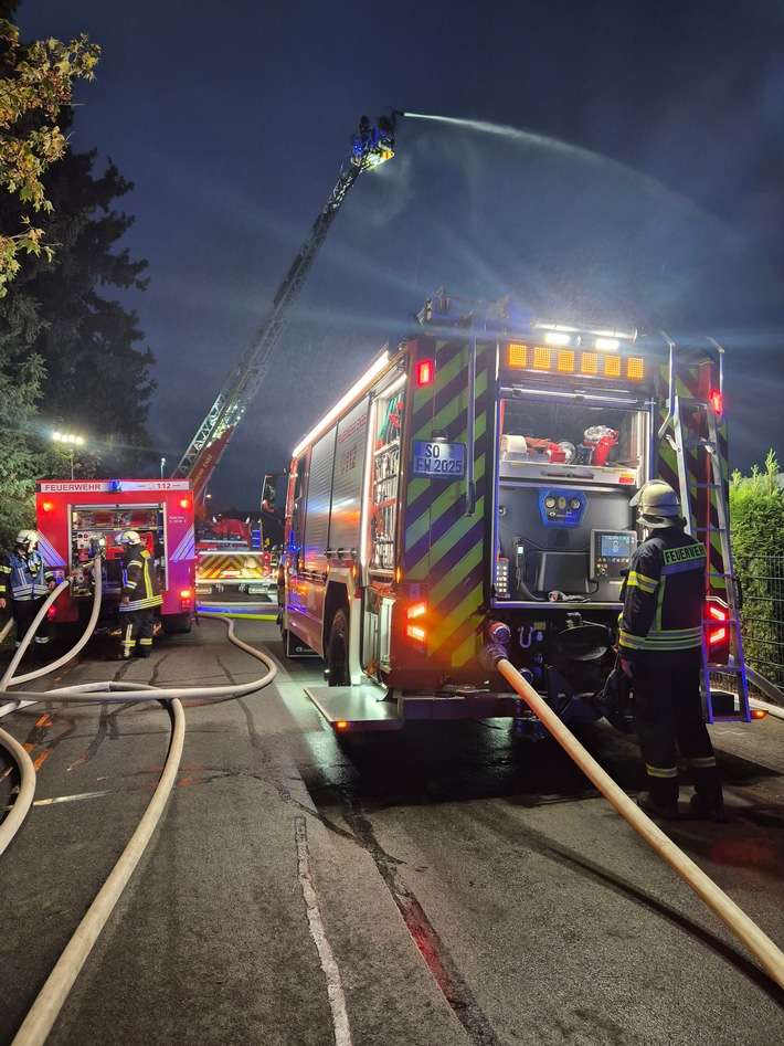 FW Ense: Zugübung: Brand in einem Maschinenlager
