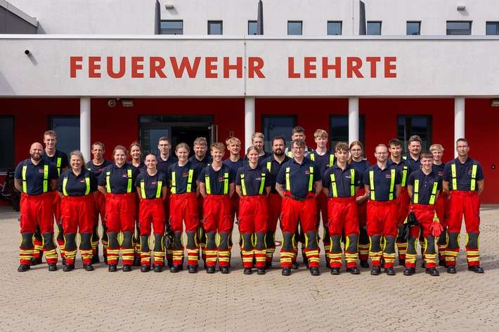 FW Lehrte: Nachwuchs für den Einsatz im Ehrenamt: 26 Feuerwehranwärter schließen Qualifizierungsstufe(QS1) in Lehrte erfolgreich ab.